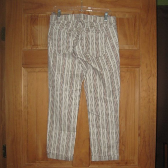 Ann Taylor LOFT Modern Cuffed Crop Pants - Picture 3 of 6
